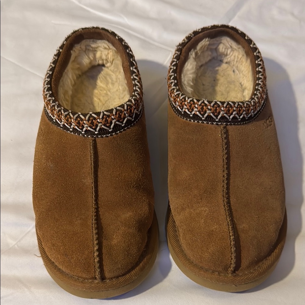 UGG Tasman. Warm Brown Suede Slipper shoes.